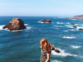 mendocino coast woman outfit ideas