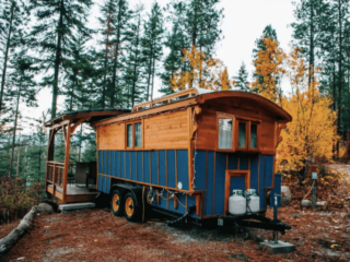 Leavenworth airbnb covered wagon in the woods